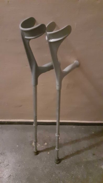 Set 2 carje Germania, aluminiu, reglabile pe inaltime