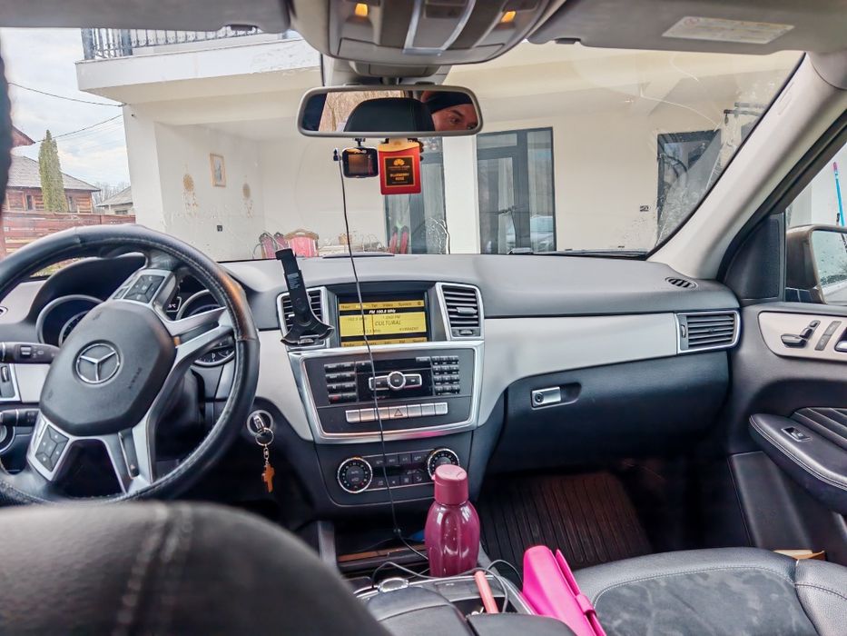 Mercedes ML impecabil .