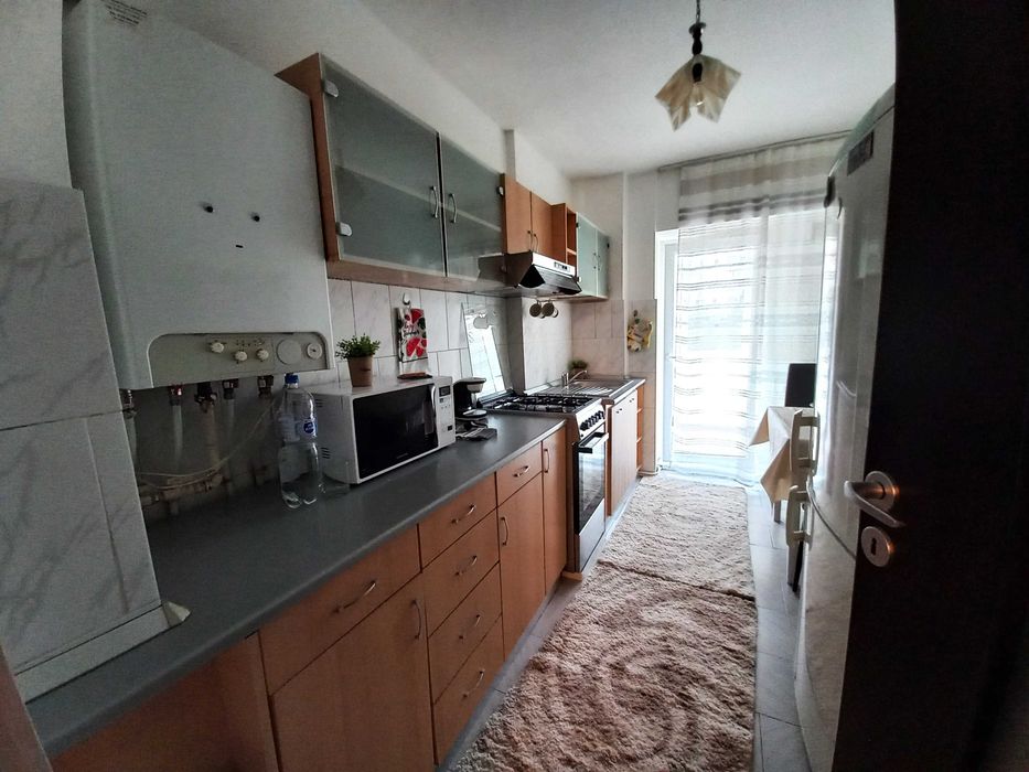 Apartament decomandat cu 2cam., 2balcoane, et.1, 70mp, Pacurari