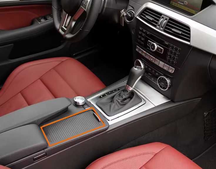 Щора Mercedes Benz C E Class W207 различни цветове нови поставка чаша