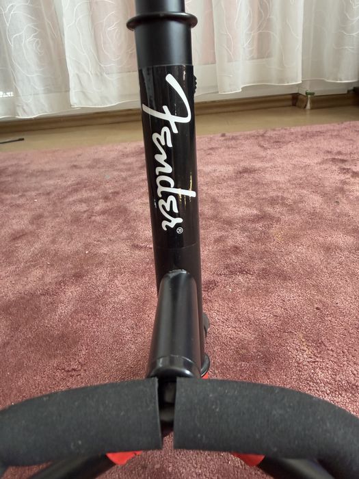 Stand Fender pentru chitara