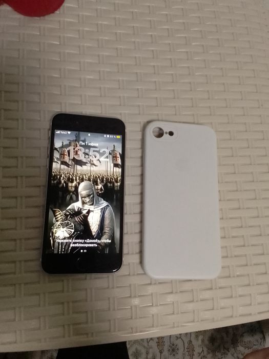 iPhone se 128gb 80акб