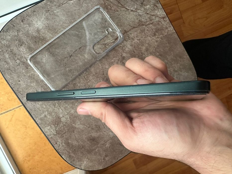 Продам VIVO Y04 128GB