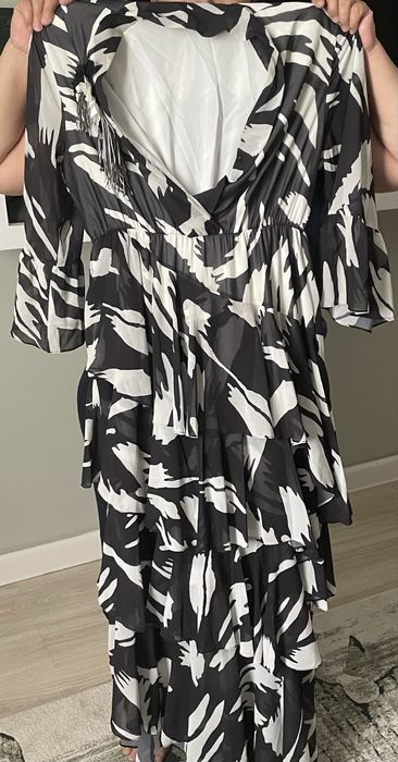 Платья новые продаем срочно