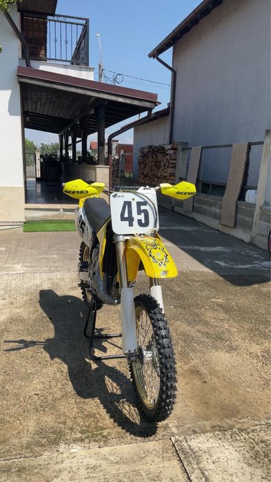 Cross Suzuki RM125