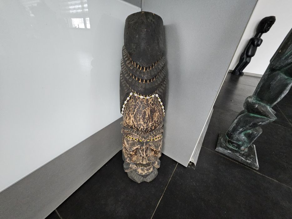 Diverse măști lemn africane vechi, prețuri supuse ofertelor celor inte