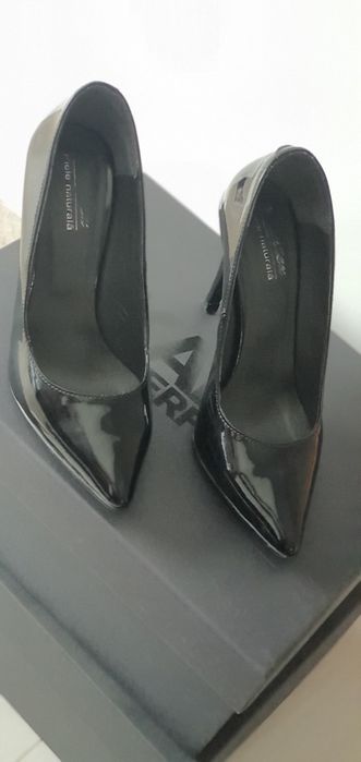 Pantofi negri cu toc