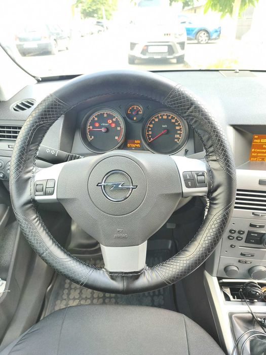 Autoturism Opel Astra H