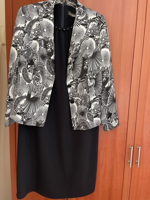 Продаю платья, пиджак, куртку