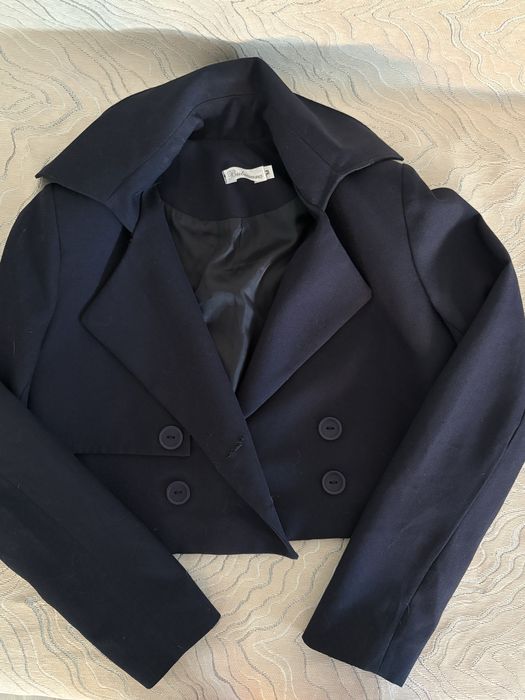 Продам укороченный пиджак и теннисную юбку