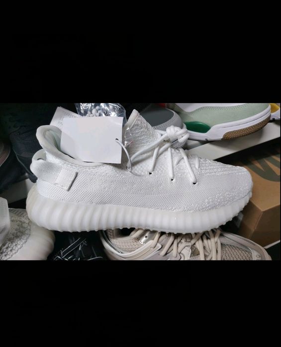 Adidas yeezy boost 350 v2  preț redus