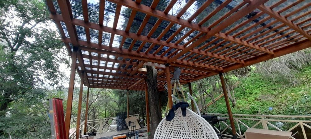 Бригада мастеров по дереву плотников