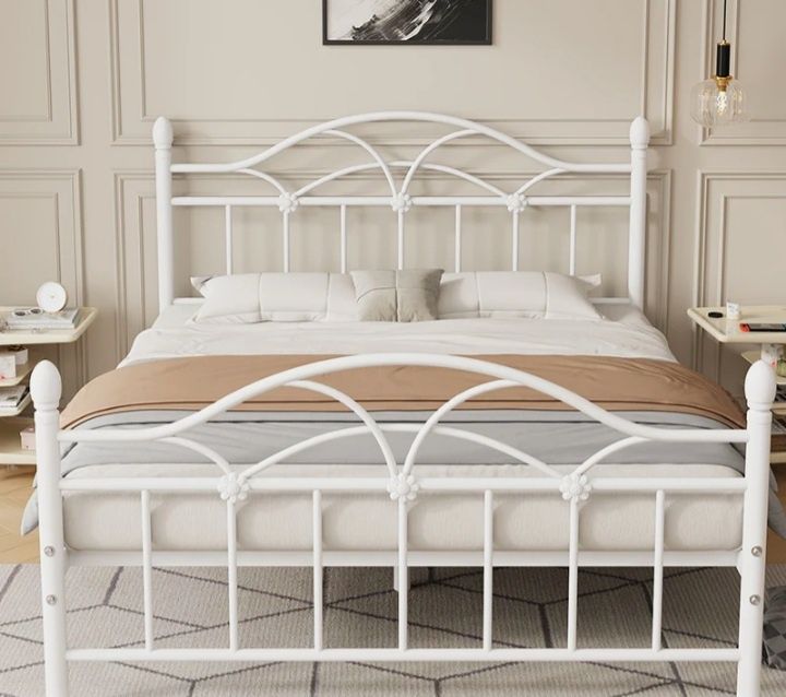 Кровати кованые.