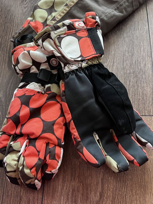 Дамски ски екип + ръкавици и шапка RIP CURL. Размер S