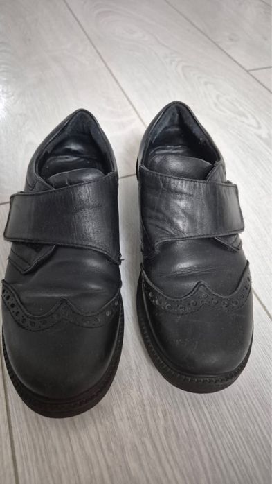 Продам детские туфли на мальчика