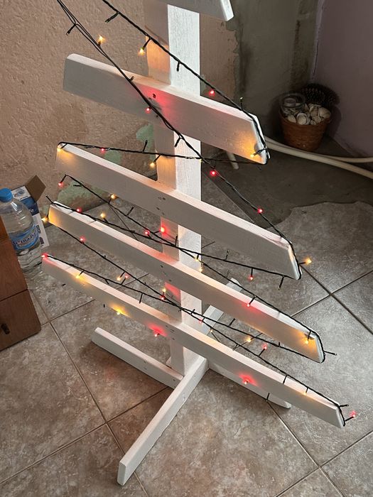 Декоративна дървена елха