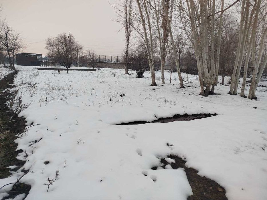 Участка (бўш ер 10 сотих) сотилади