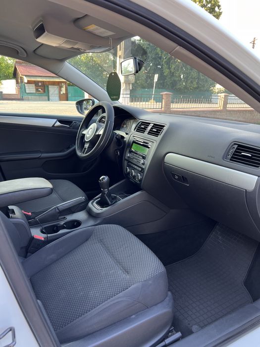 Volkswagen jetta 2015 1.6 TDI