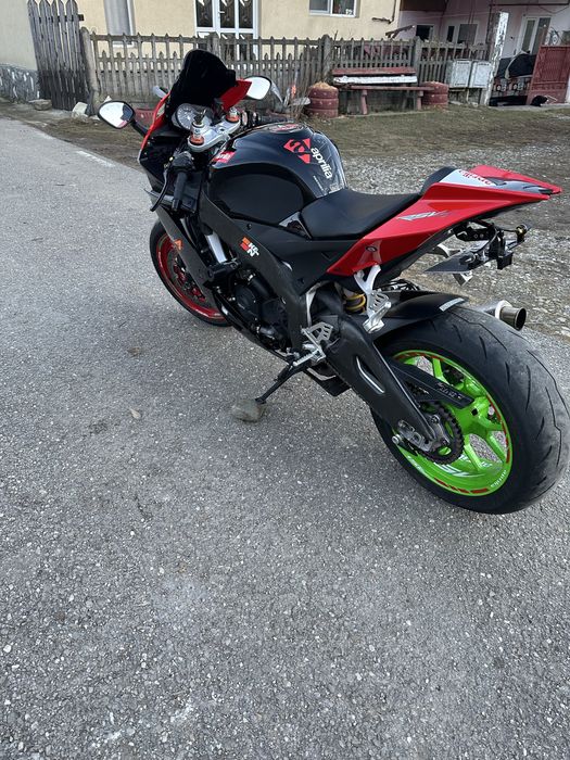 Aprilia rsv4 1000