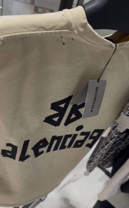 Тениска Balenciaga