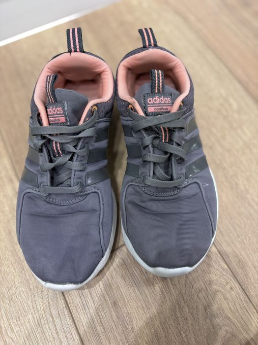 Дамски обувки adidas