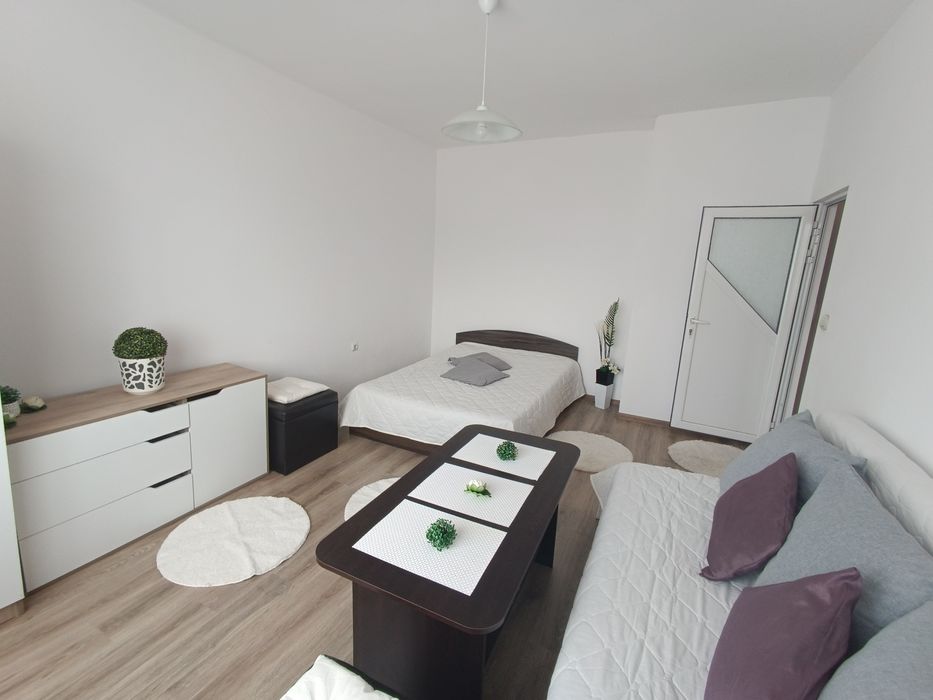 Дава се под наем Двустаен апартамент в Варна, Спортна зала - 45 кв.м за 255 € - Снимка #2