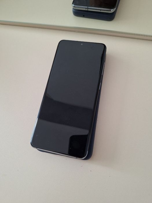 Продам Samsung Galaxy S20