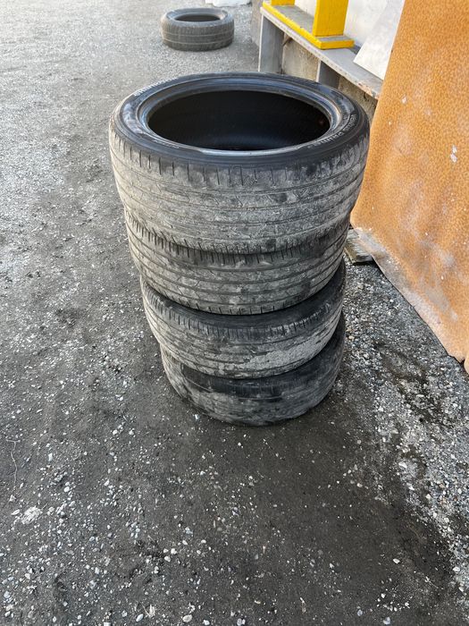 Продам шины в среднем состоянии