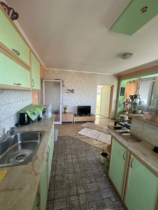Продава се Тристаен апартамент в Казанлък - 80 кв.м за 1403 €/кв.м - Снимка #1