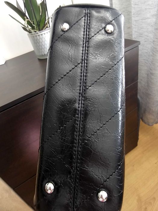Дамска черна чанта Guess