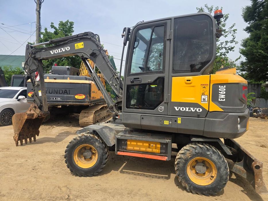 Volvo 60E pro sotilad  67000$ 2020 yil