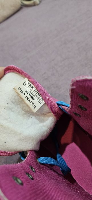 Vând patine cu rotile