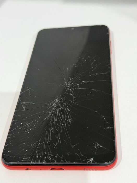 Самсунг А12 в хорошем состоянии