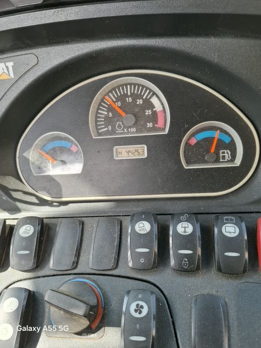 Vand sau inchiriez Buldoexcavator Caterpilar 328F 2012 3700 ore perfec