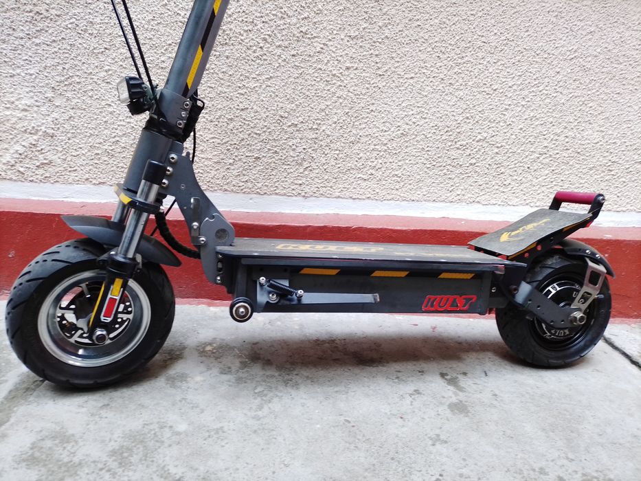 Trotineta electrica KULT max 60km/h-Stare Bună