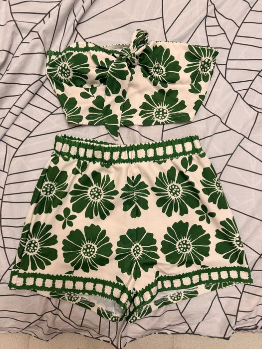 Комплект от две части