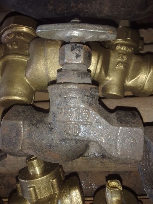 Продам фланцы разные отводы, вентиля