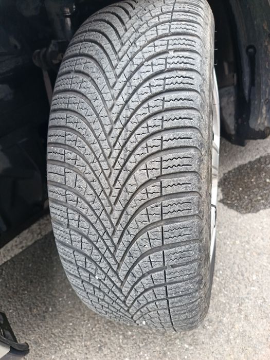 Тойота Аурис 1,6 124к.с. 2008 АГУ