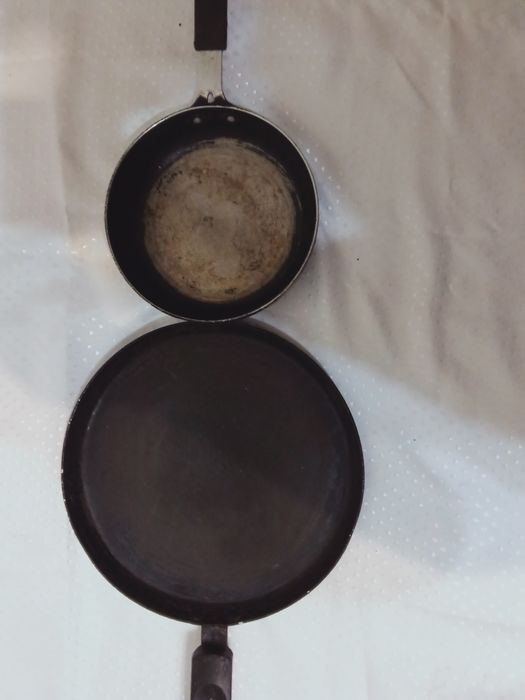 Продам сковородки б/у