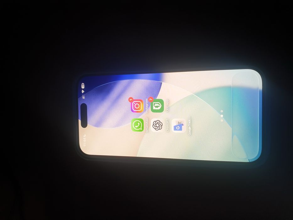 iPhone 15 Pro White 128GB 90% Battery Health