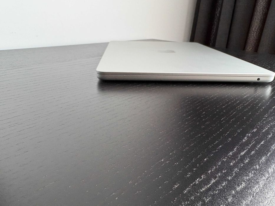Apple Macbook Air 2022 M2 16 GB Ram Перфектен — миниатюра 4