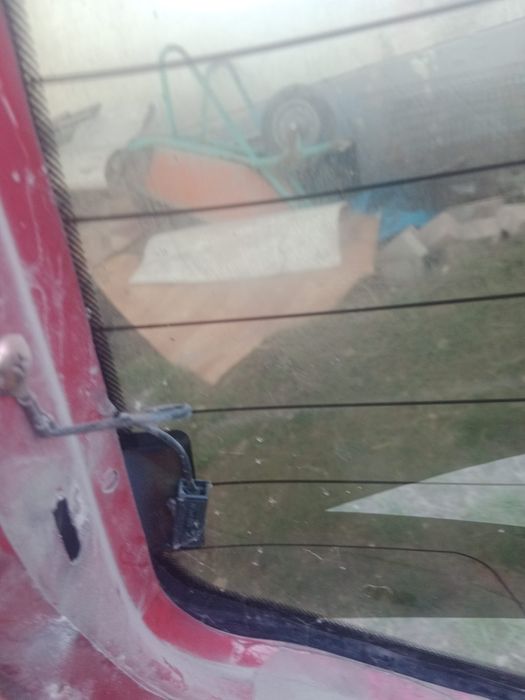 Заднее стекло с пд