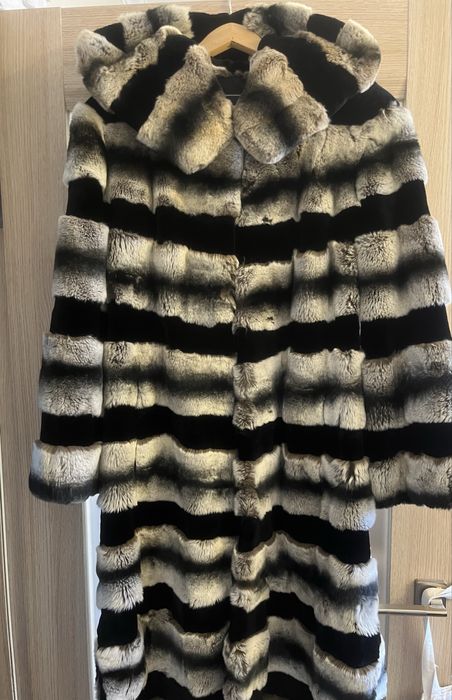 Шуба длинная оверсайз с капюшоном