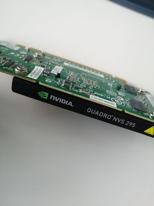 Quadro NVS 295 видеокарта