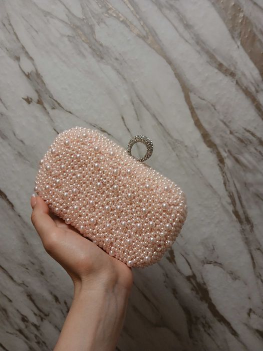 Дамска розова чанта с перли