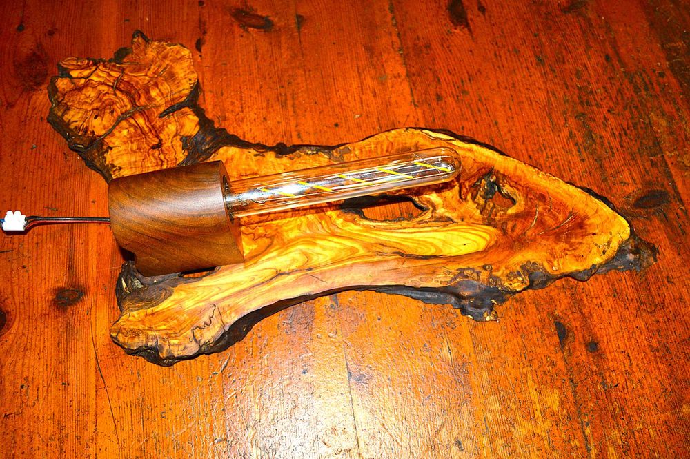 Страхотни дизайнерски лампи от маслиново дърво