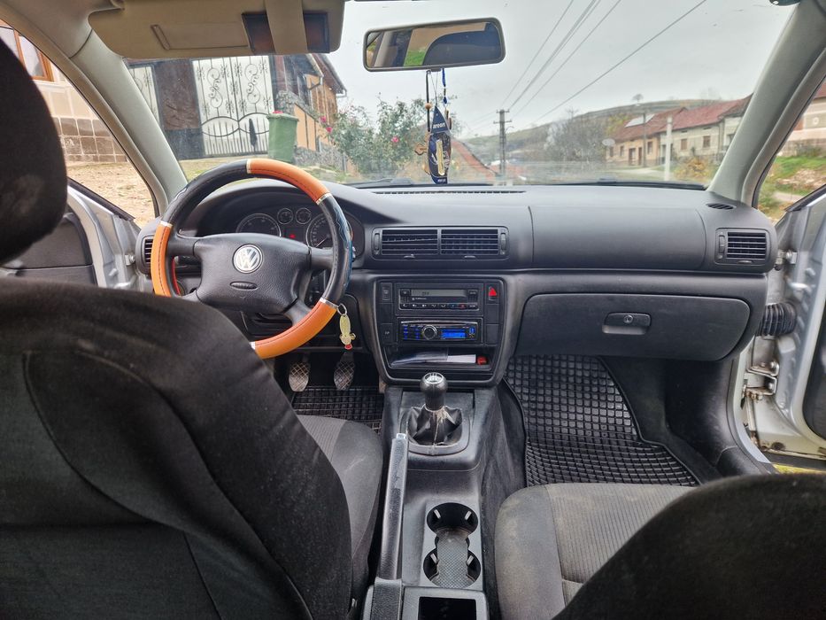 Vand WV Passsat 1.9 131 cp an 2003 în stare buna pret 1600 euro neg