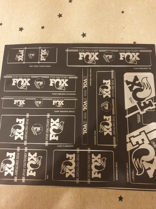Vand abtibilduri (decals) originale pentru furci / suspensii spate FOX