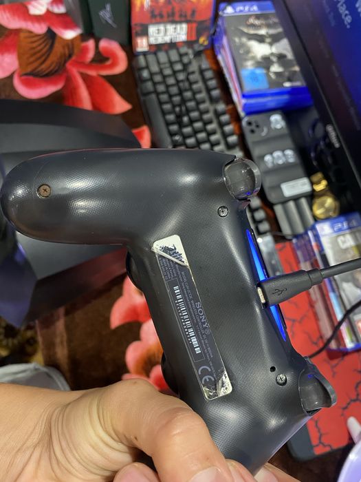 Ps 4 slim топ състояние