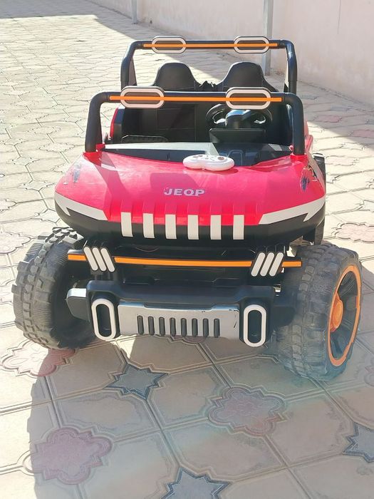 Срочно продам машину детскую